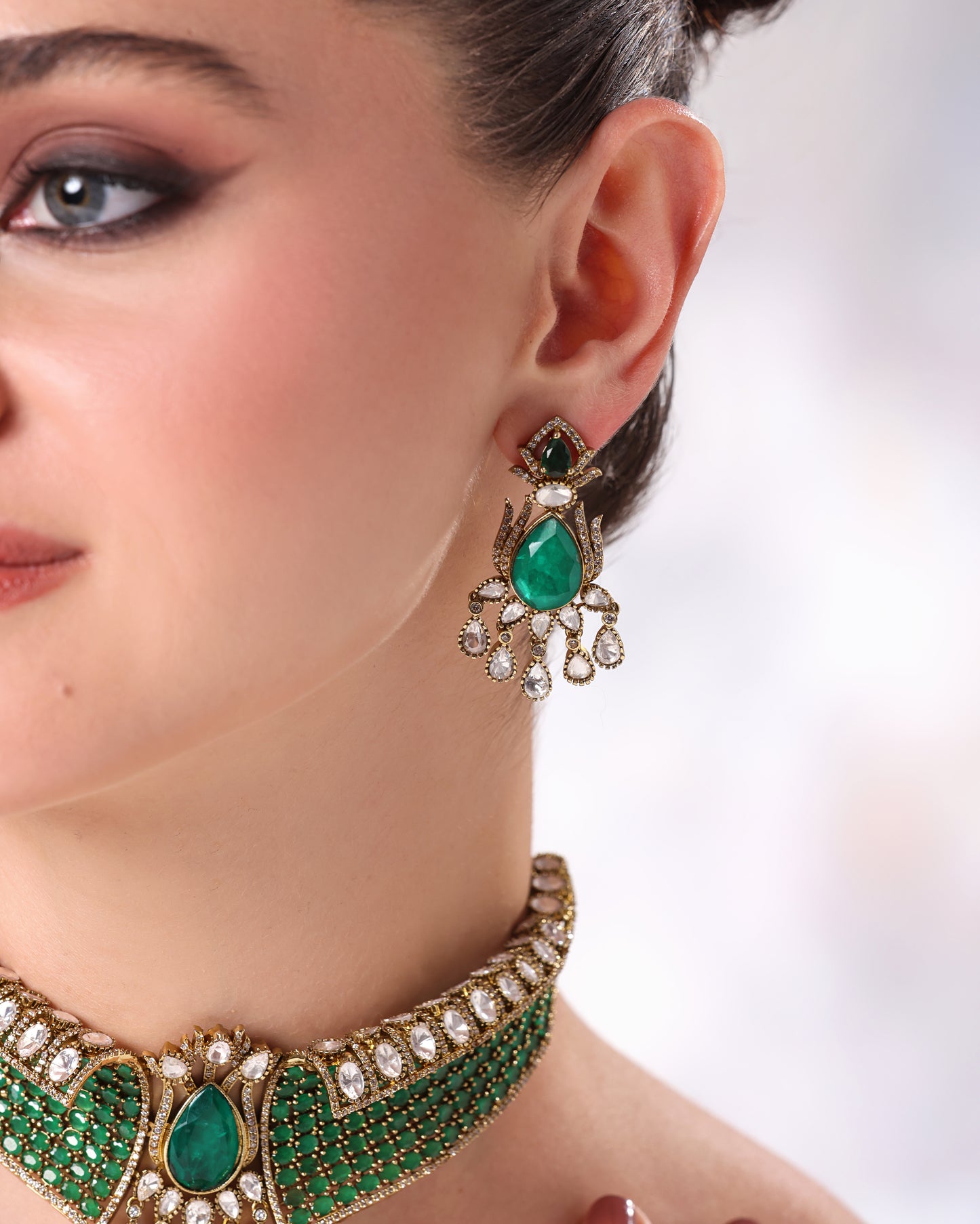 Peacock Splendor Nano Choker